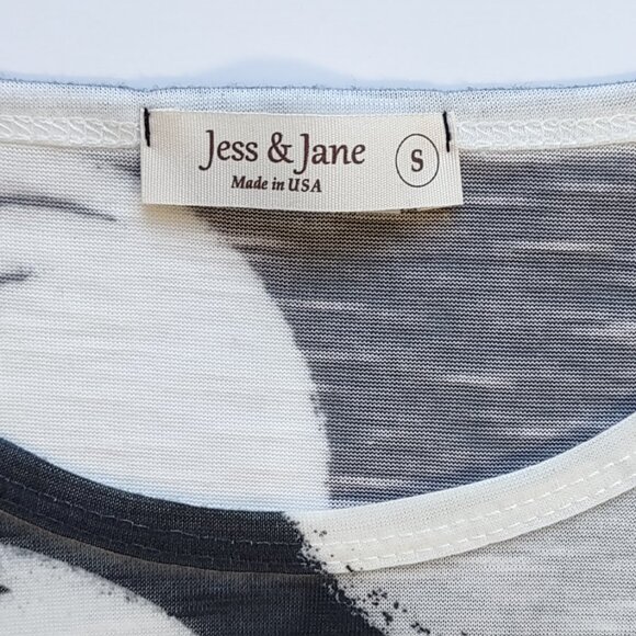 Jess and Jane Abstract Circles Top 3/4 Sleeve Asymmetrical Sheer Hem Artsy Small - Picture 5 of 8